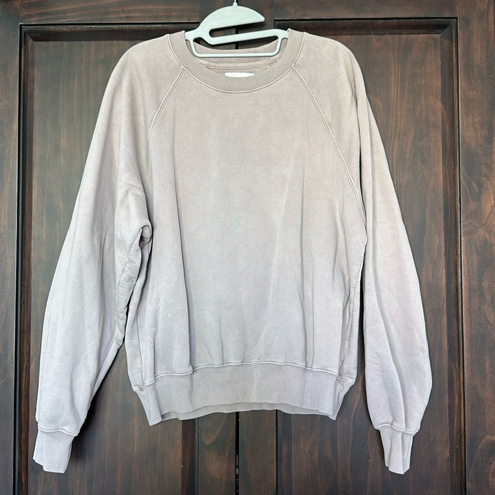 Aritzia crew neck sweater